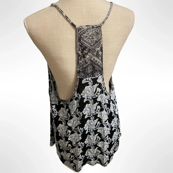 Addie Bohemian Flowy Sleeveless Blouse - Picture 2 of 7